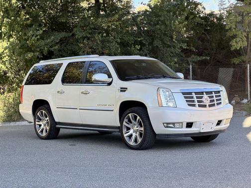2008 Cadillac Escalade ESV Standard