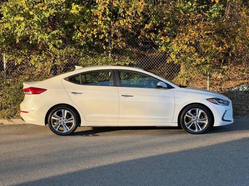 2017 Hyundai ELANTRA Limited