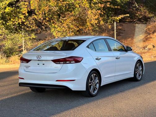2017 Hyundai ELANTRA Limited