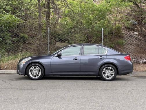 2010 INFINITI G37x Base
