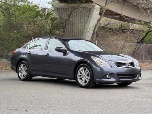 2010 INFINITI G37x Base