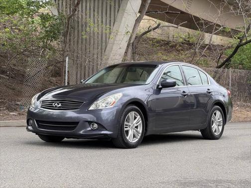 2010 INFINITI G37x Base