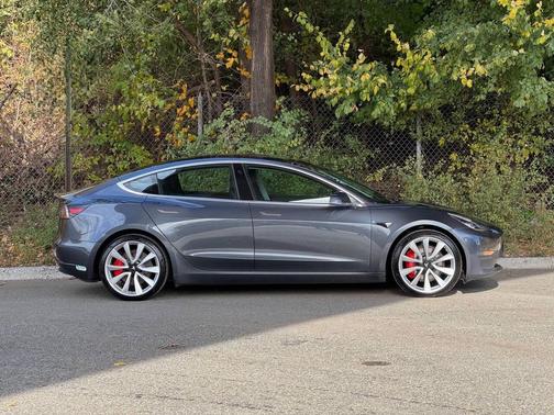 2018 Tesla Model 3 Performance