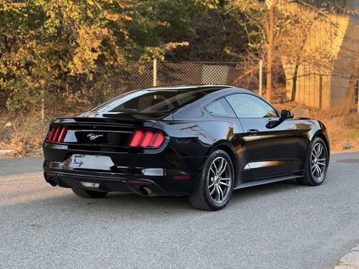 2017 Ford Mustang EcoBoost