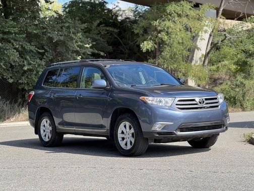 2013 Toyota Highlander SE