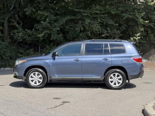 2013 Toyota Highlander SE