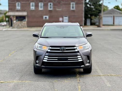 Predawn Gray Mica 2019 Toyota Highlander XLE