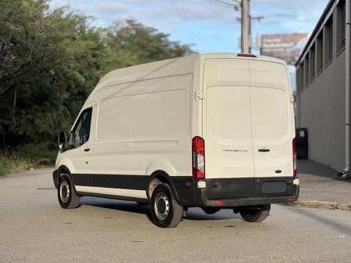 2017 Ford Transit-250 Base