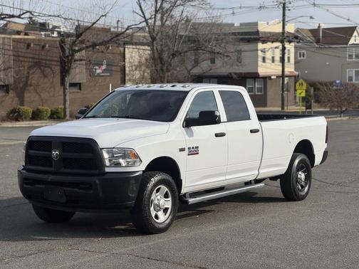 2018 RAM 3500 Tradesman Crew Cab 4x4 8' Box