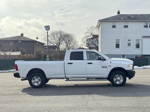 2018 RAM 3500 Tradesman Crew Cab 4x4 8' Box