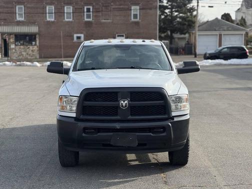2018 RAM 3500 Tradesman Crew Cab 4x4 8' Box