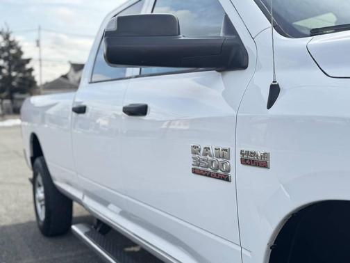 2018 RAM 3500 Tradesman Crew Cab 4x4 8' Box