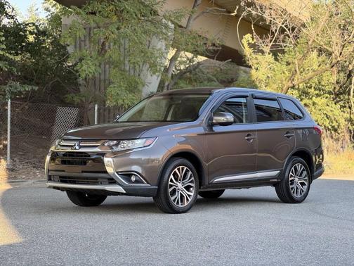 2016 Mitsubishi Outlander SE