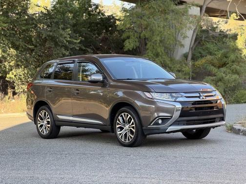2016 Mitsubishi Outlander SE
