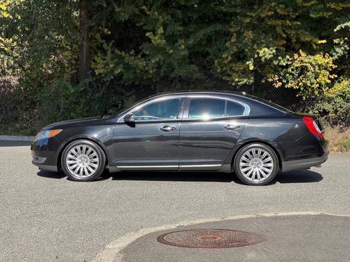 2014 Lincoln MKS Base