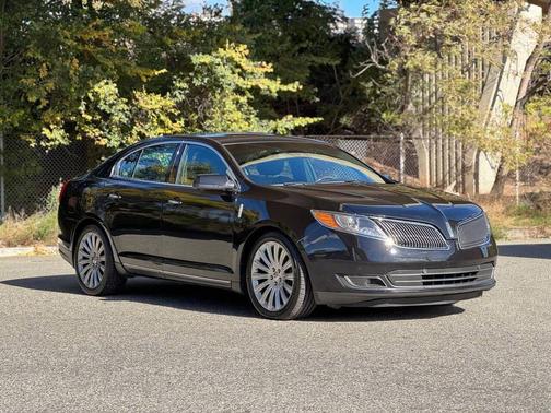 2014 Lincoln MKS Base