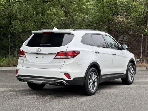 2018 Hyundai SANTA FE SE
