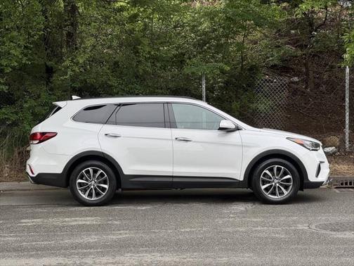 2018 Hyundai SANTA FE SE