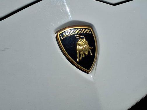 2019 Lamborghini Urus AWD