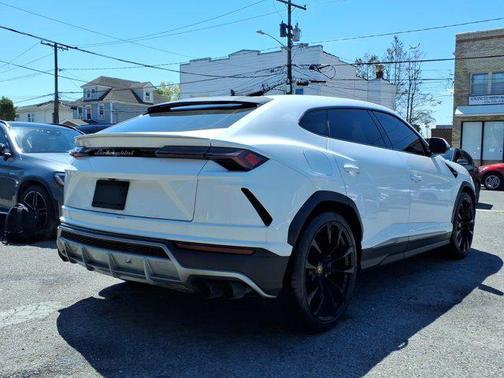 2019 Lamborghini Urus AWD