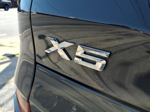 Dark Graphite Metallic 2022 BMW X5 xDrive40i