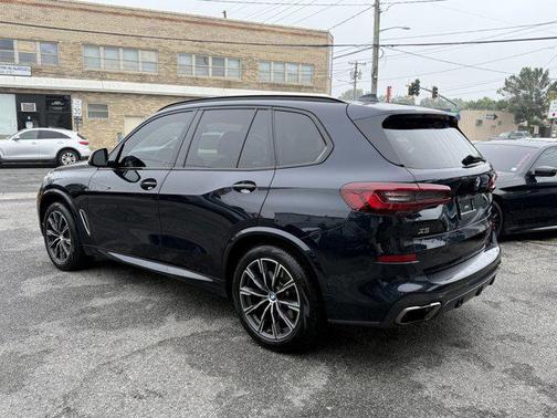 2021 BMW X5 M50i