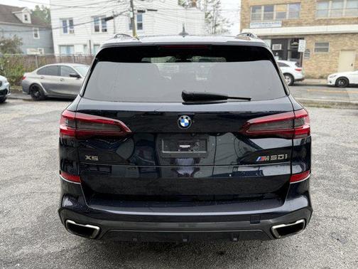 2021 BMW X5 M50i