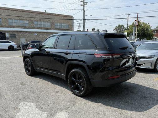 2023 Jeep Grand Cherokee Altitude