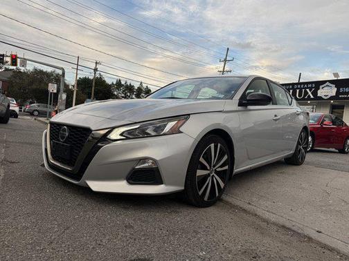 2021 Nissan Altima SR FWD