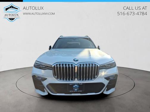 Mineral White Metallic 2022 BMW X7 xDrive40i