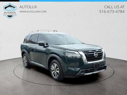 2023 Nissan Pathfinder SL 4WD