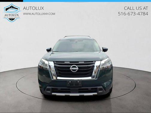 2023 Nissan Pathfinder SL 4WD