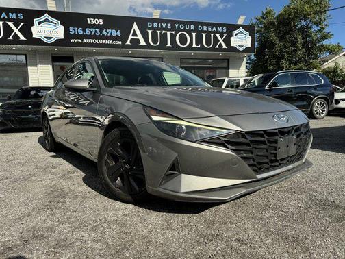 2022 Hyundai ELANTRA SEL