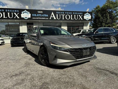 2022 Hyundai ELANTRA SEL
