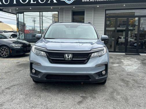 Gray 2022 Honda Pilot AWD Special Edition