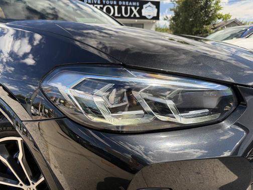 2023 BMW X4 xDrive30i