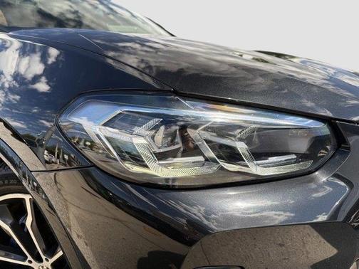 2023 BMW X4 xDrive30i
