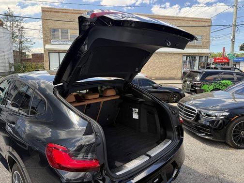 2023 BMW X4 xDrive30i