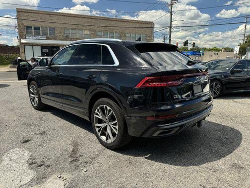 2021 Audi Q8 55 Premium Plus