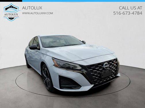 2023 Nissan Altima SR FWD