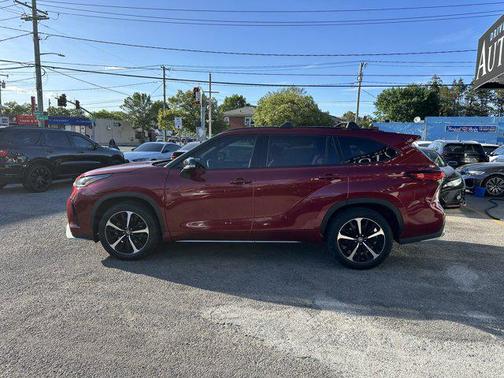 2022 Toyota Highlander XSE