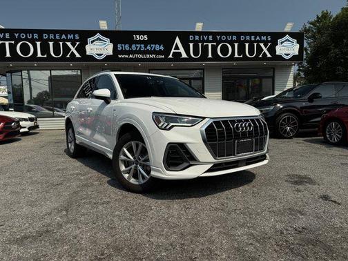 2024 Audi Q3 Premium 45 TFSI S line quattro Tiptronic