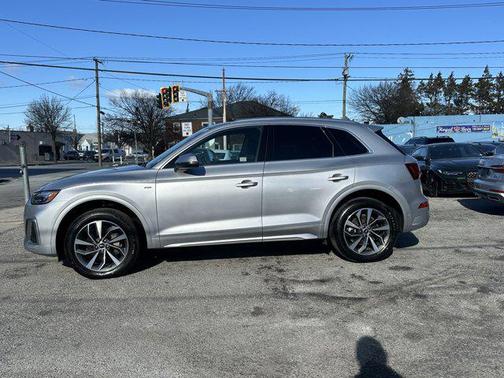 2023 Audi Q5 45 S line Premium