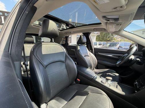 2022 INFINITI QX50 LUXE AWD
