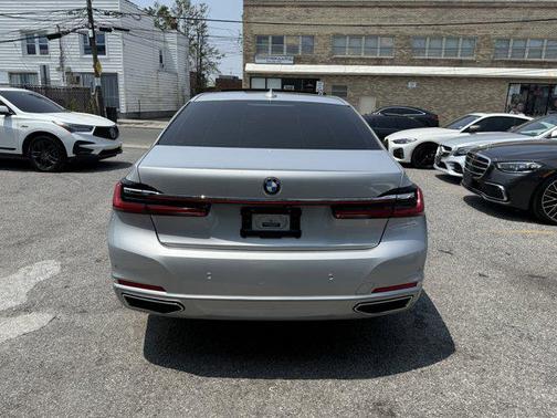 2020 BMW 740 740i