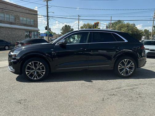 2021 Audi Q8 55 Premium Plus