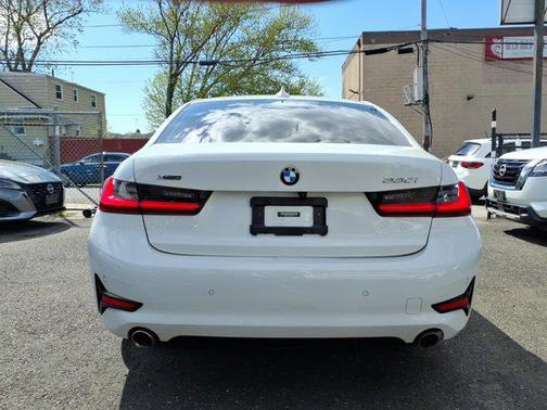 Alpine White 2021 BMW 330 xDrive