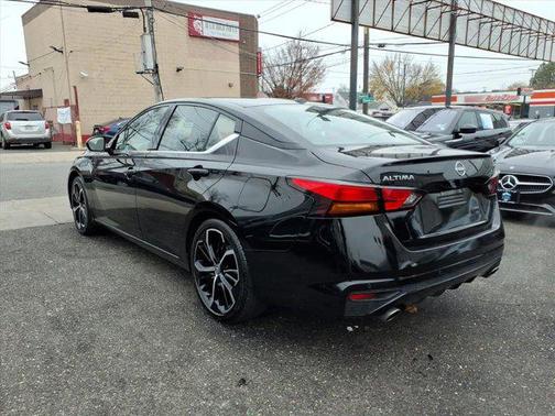 2023 Nissan Altima SR FWD