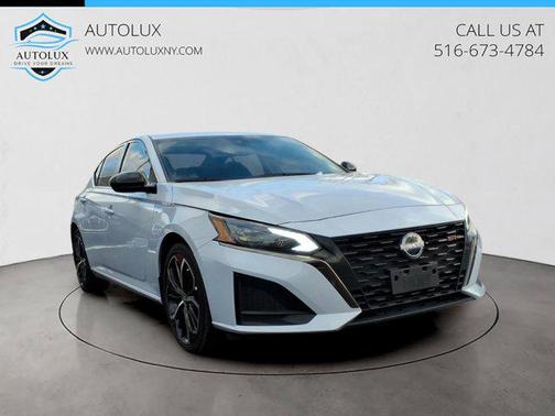 2023 Nissan Altima SR FWD