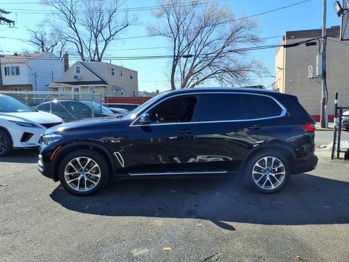 Jet Black 2023 BMW X5 PHEV xDrive45e